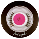 Bullseye �Just a Girl�� KYLIE Lash Compact